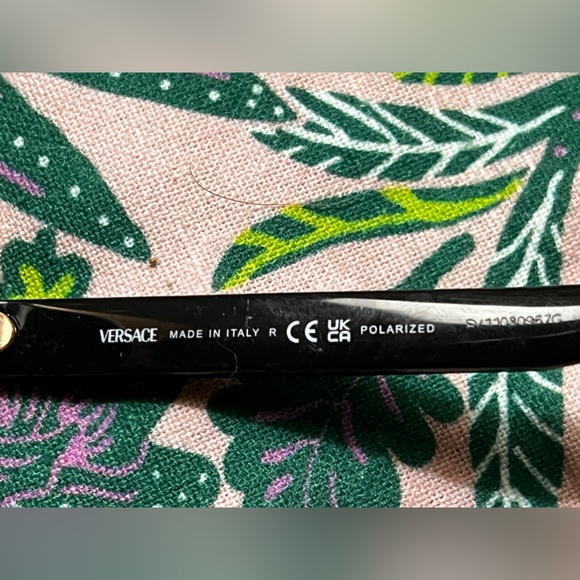 Versace Sunglasses 🕶️ LIKE NEW VERSACE SUNGLASSES VE2199 100281 BLACK/GOLD - Picture 5 of 6